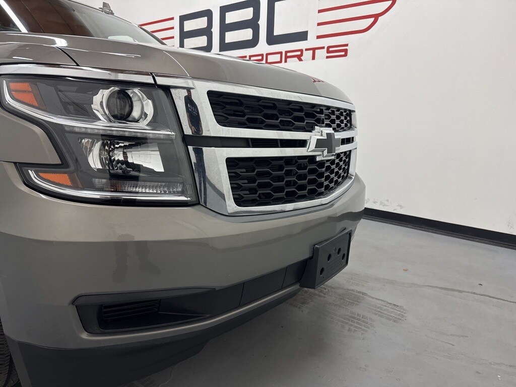 2017 Chevrolet Tahoe LS photo 2