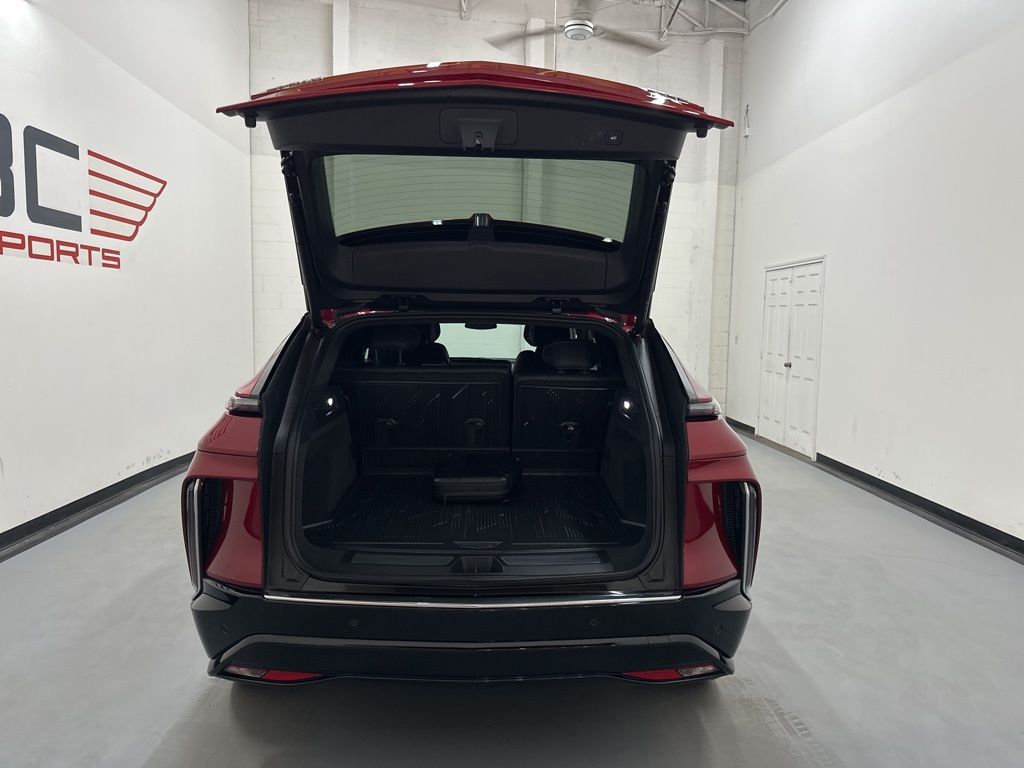 2024 Cadillac LYRIQ Luxury 1 - Photo 14