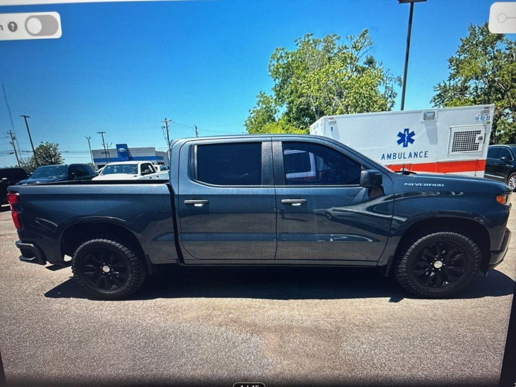 2022 Chevrolet Silverado 1500 Custom Crew Cab Short Box's photo
