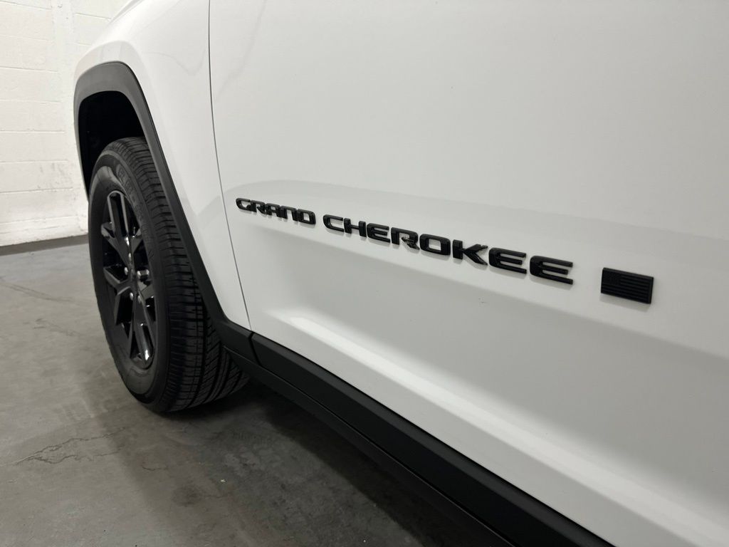 2024 Jeep Grand Cherokee Altitude - Photo 20