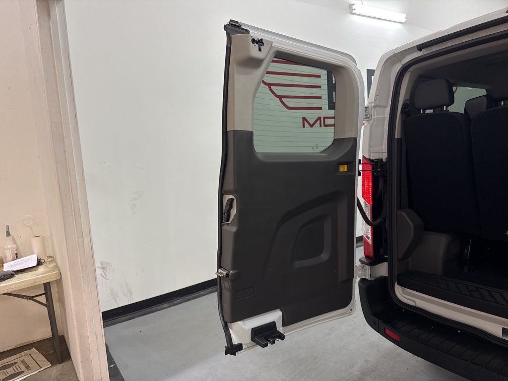 2021 Ford Transit Passenger Van XLT - Photo 16