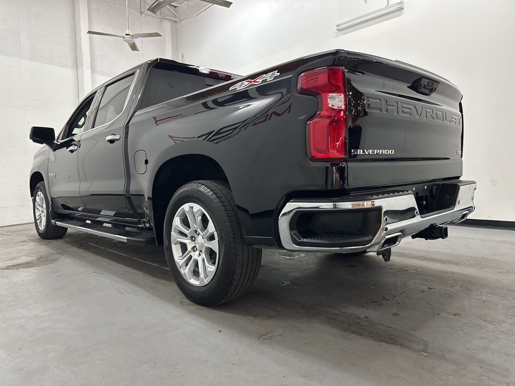 2024 Chevrolet Silverado 1500 LTZ - Photo 17