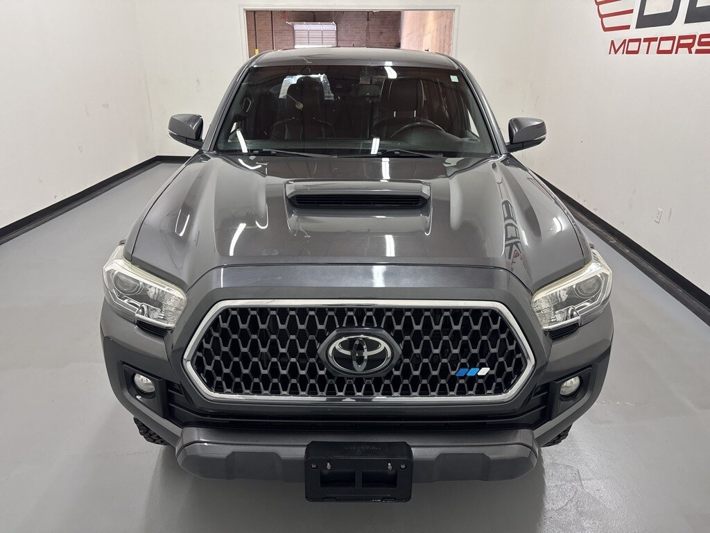 2018 Toyota Tacoma TRD Sport V6 photo 3