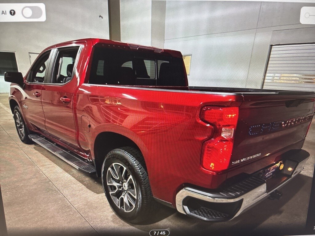 2022 Chevrolet Silverado 1500 LT photo 2