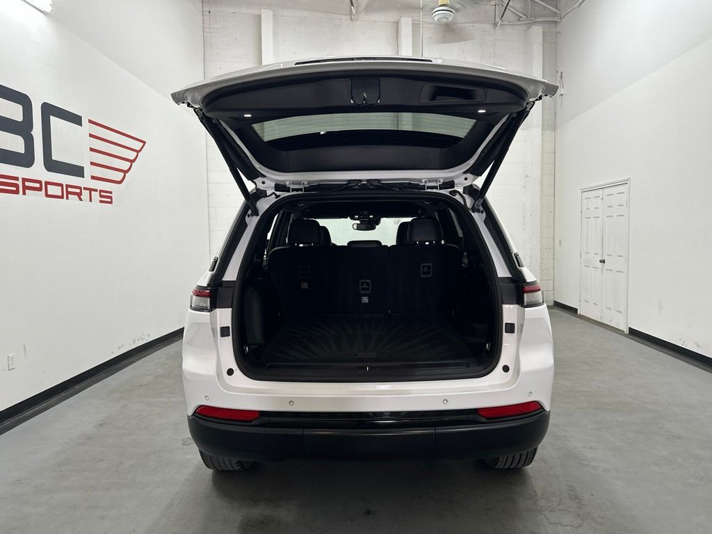 2024 Jeep Grand Cherokee Altitude - Photo 13