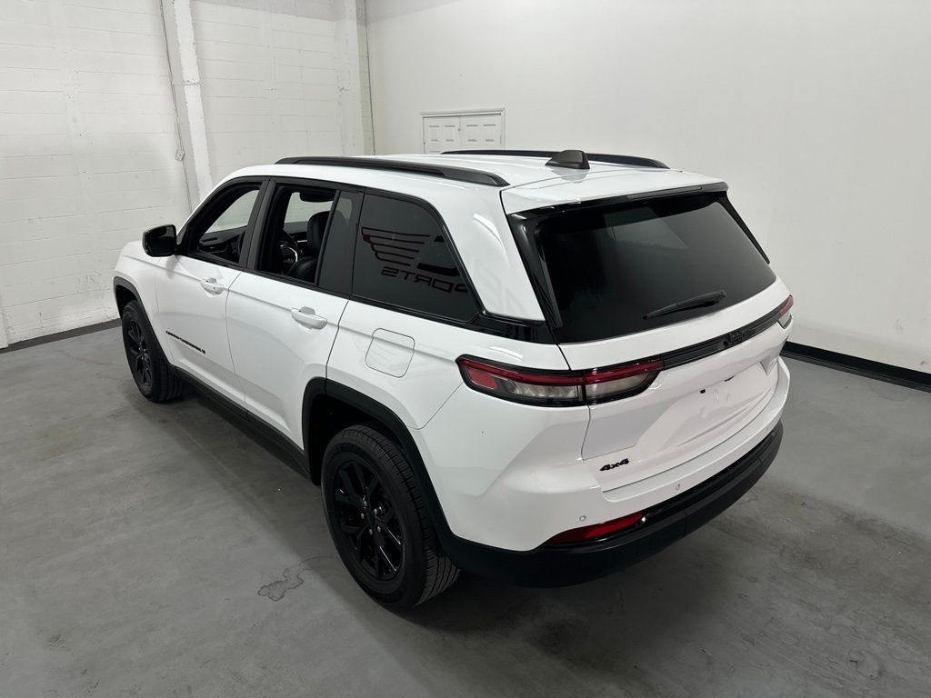 2024 Jeep Grand Cherokee Altitude - Photo 17