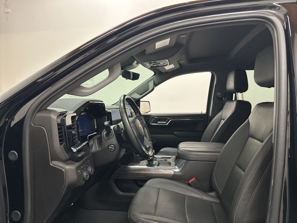 2024 Chevrolet Silverado 1500 LTZ - Photo 29
