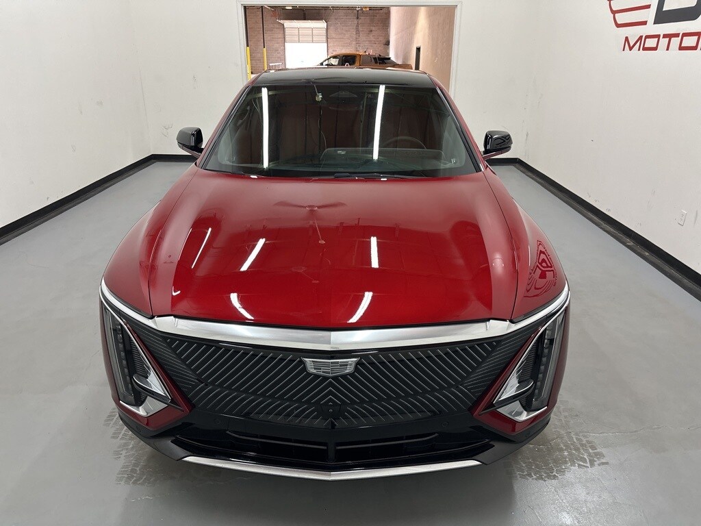 2024 Cadillac Lyriq Luxury photo 3