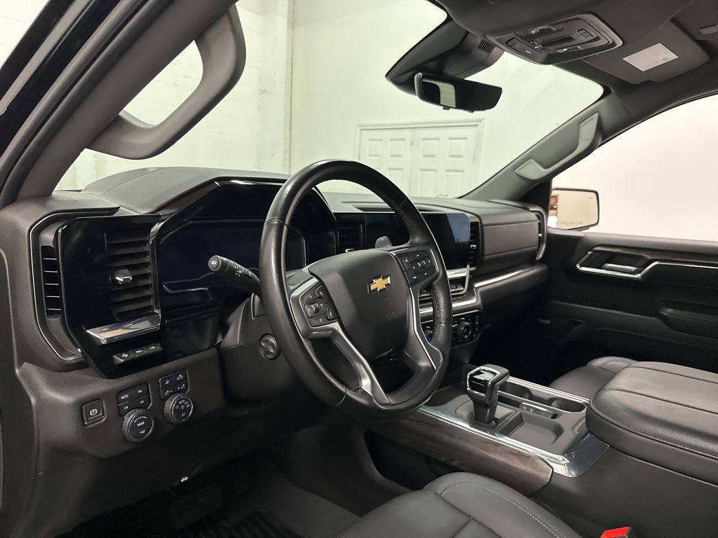2024 Chevrolet Silverado 1500 LTZ - Photo 30