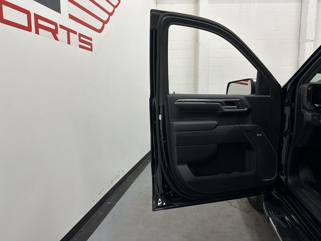 2024 Chevrolet Silverado 1500 LTZ - Photo 37