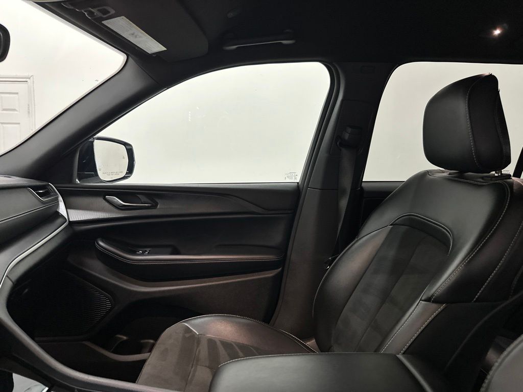 2024 Jeep Grand Cherokee Altitude - Photo 31