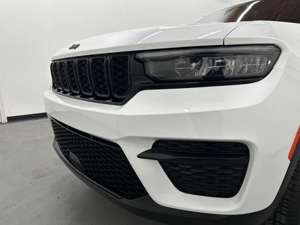 2024 Jeep Grand Cherokee Altitude - Photo 23
