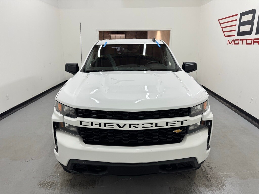 2021 Chevrolet Silverado 1500 Custom photo 2
