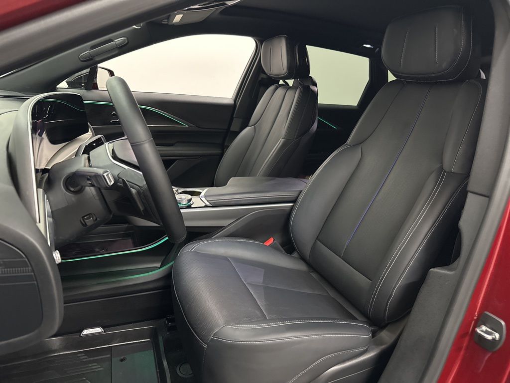2024 Cadillac LYRIQ Luxury 1 - Photo 27
