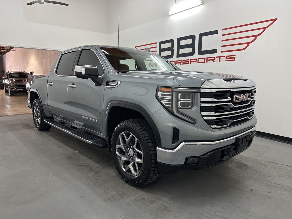 2023 GMC Sierra 4WD Crew Cab Short Box SLT's photo