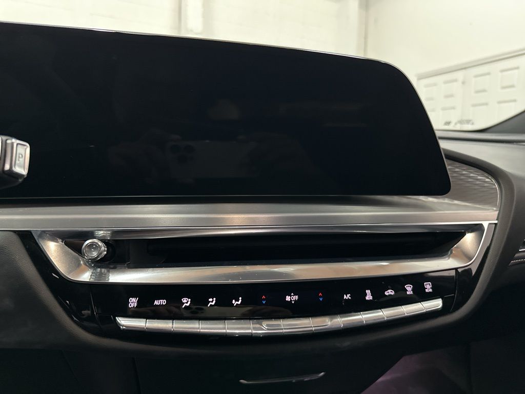 2024 Cadillac LYRIQ Luxury 1 - Photo 43