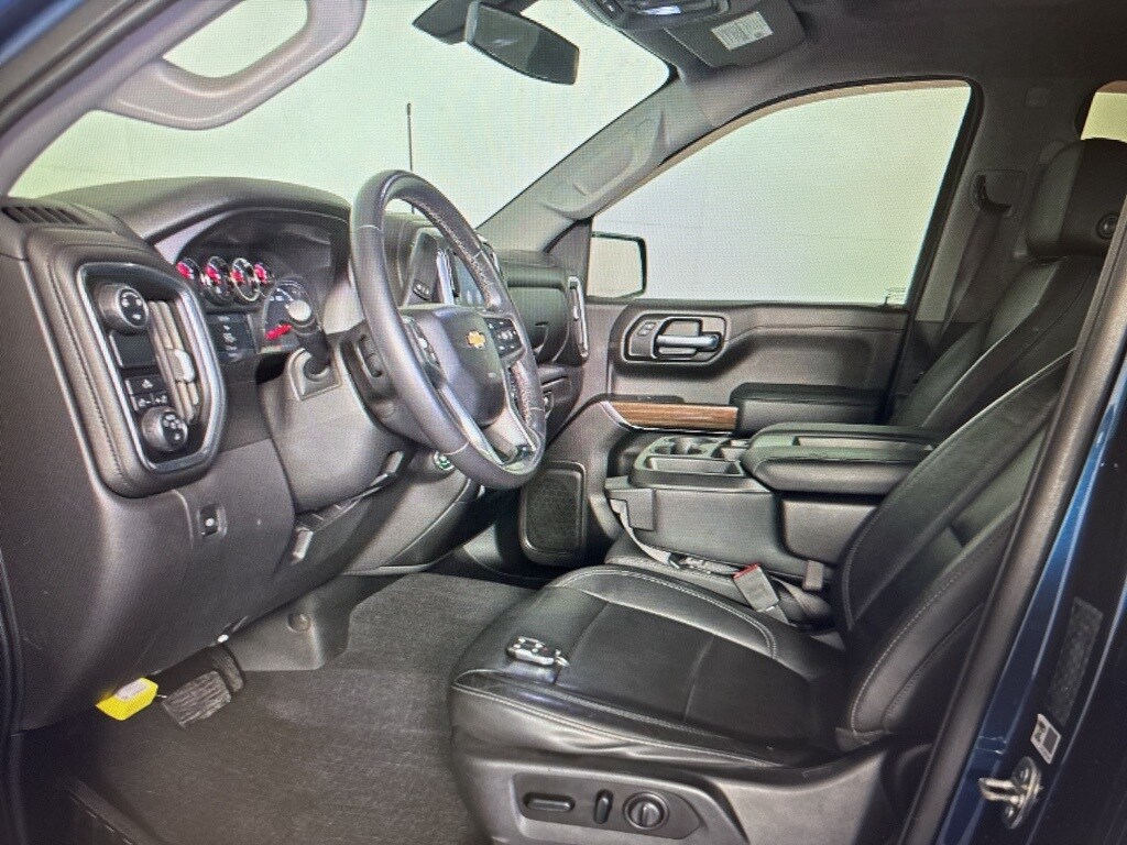 2019 Chevrolet Silverado 1500 LT photo 3