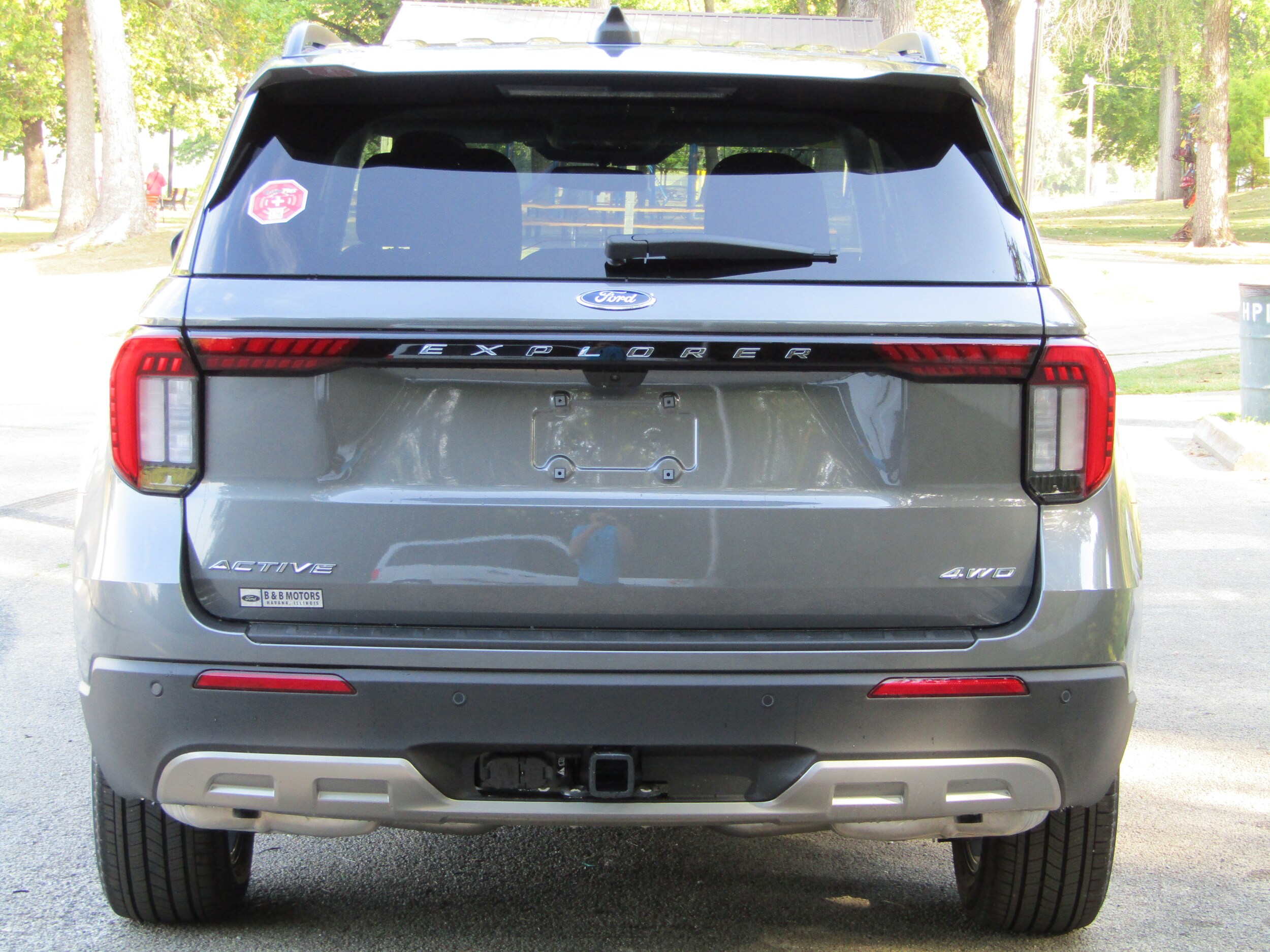 2025 Ford Explorer photo 3