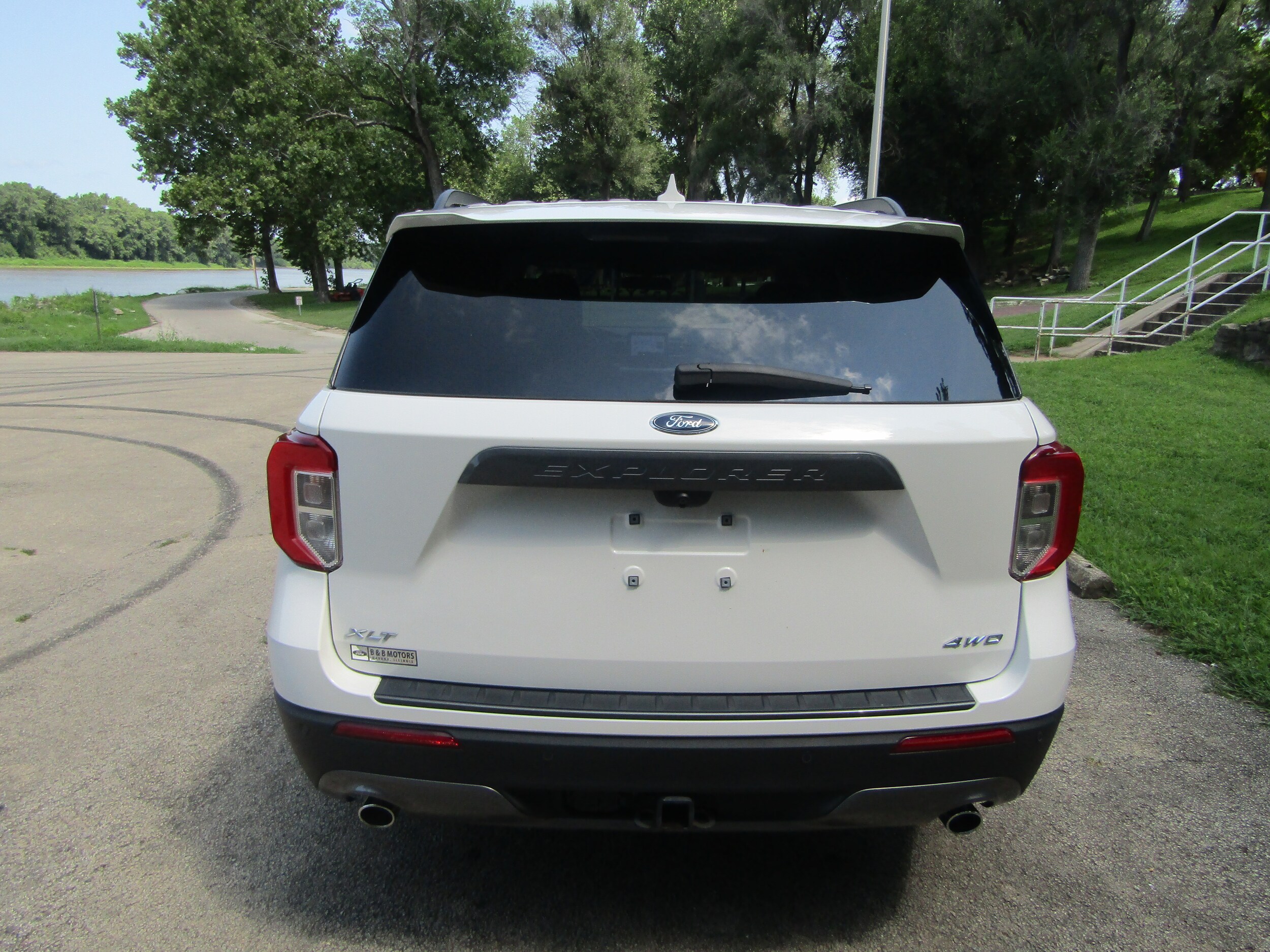 2022 Ford Explorer XLT photo 3
