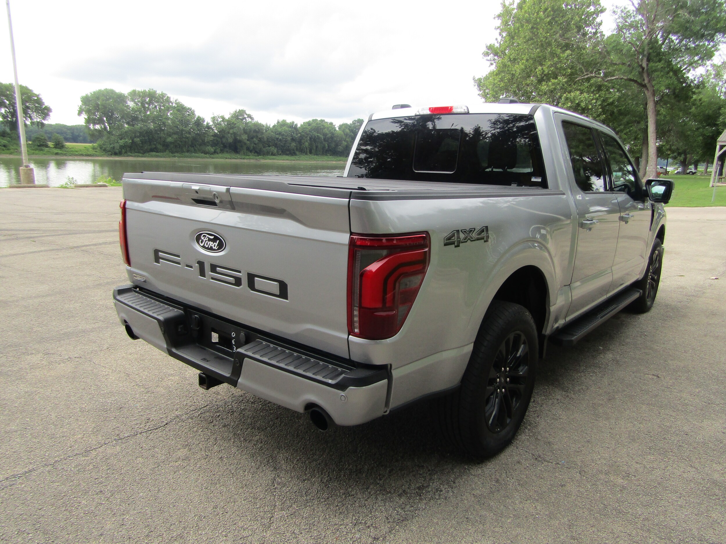 2024 Ford F-150 Lariat photo 4