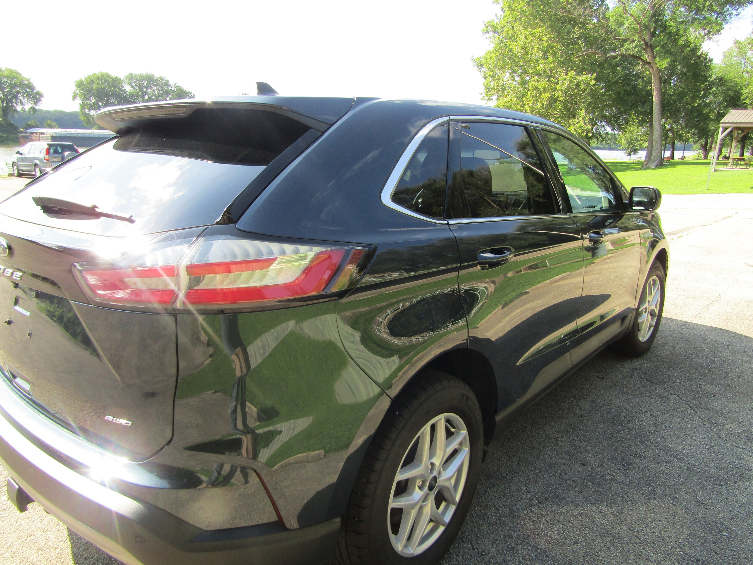 2023 Ford Edge SEL photo 4