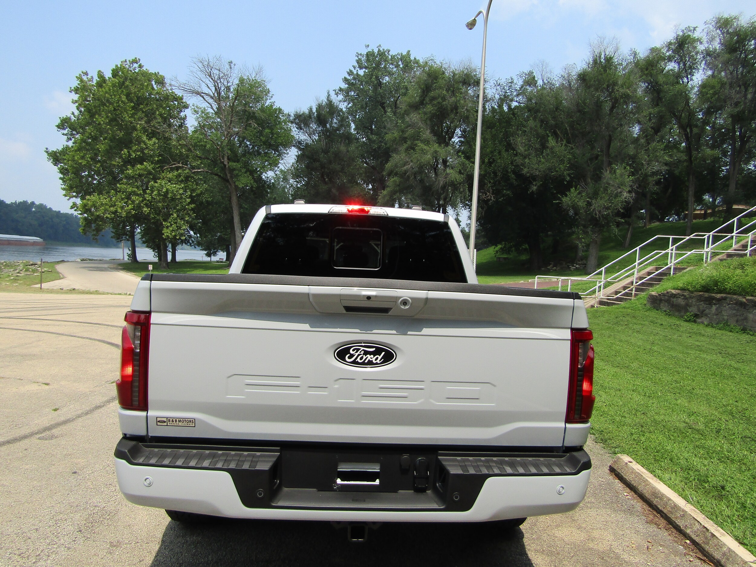 2025 Ford F-150 XLT photo 3