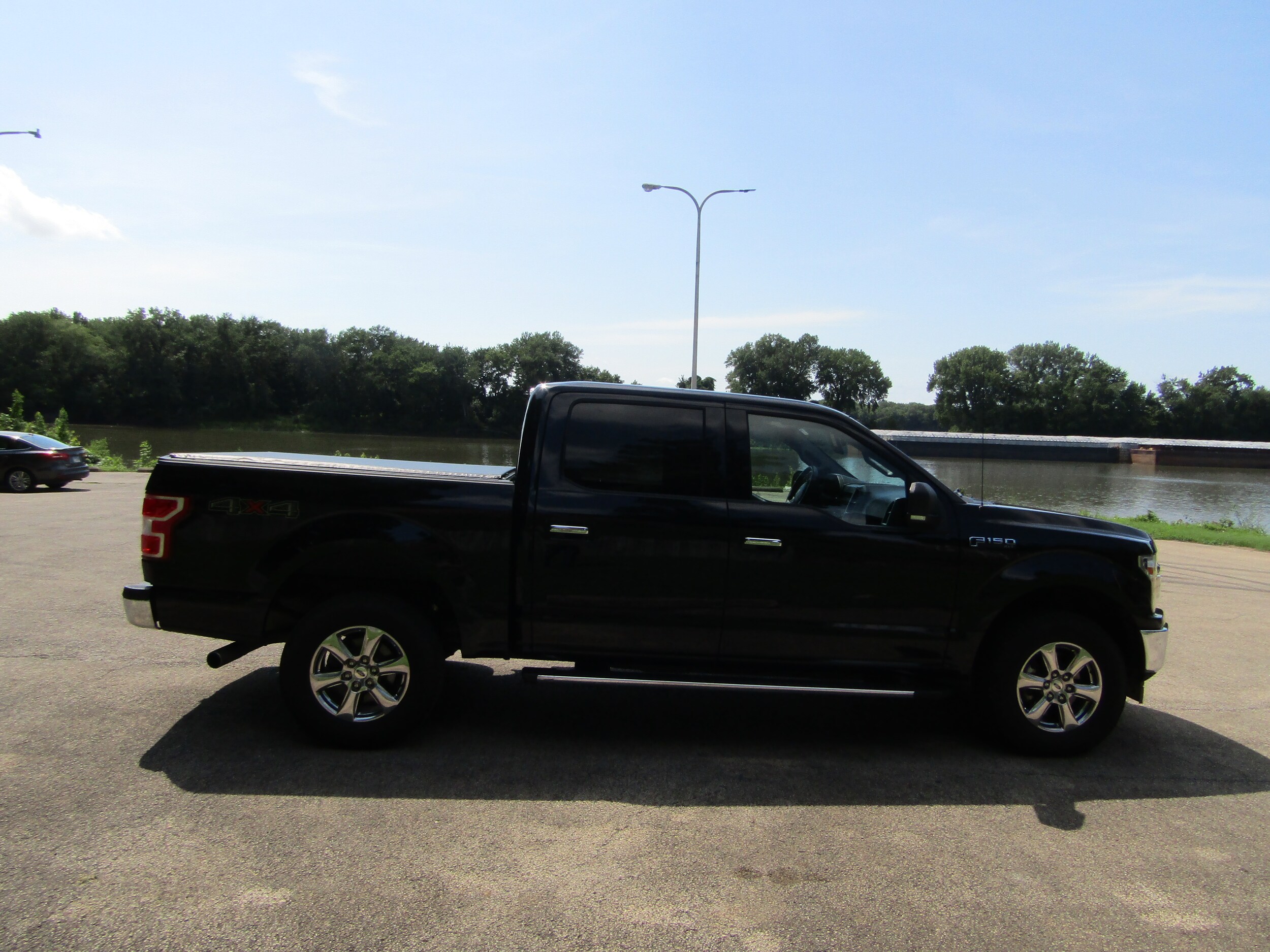 2018 Ford F-150 XLT photo 3