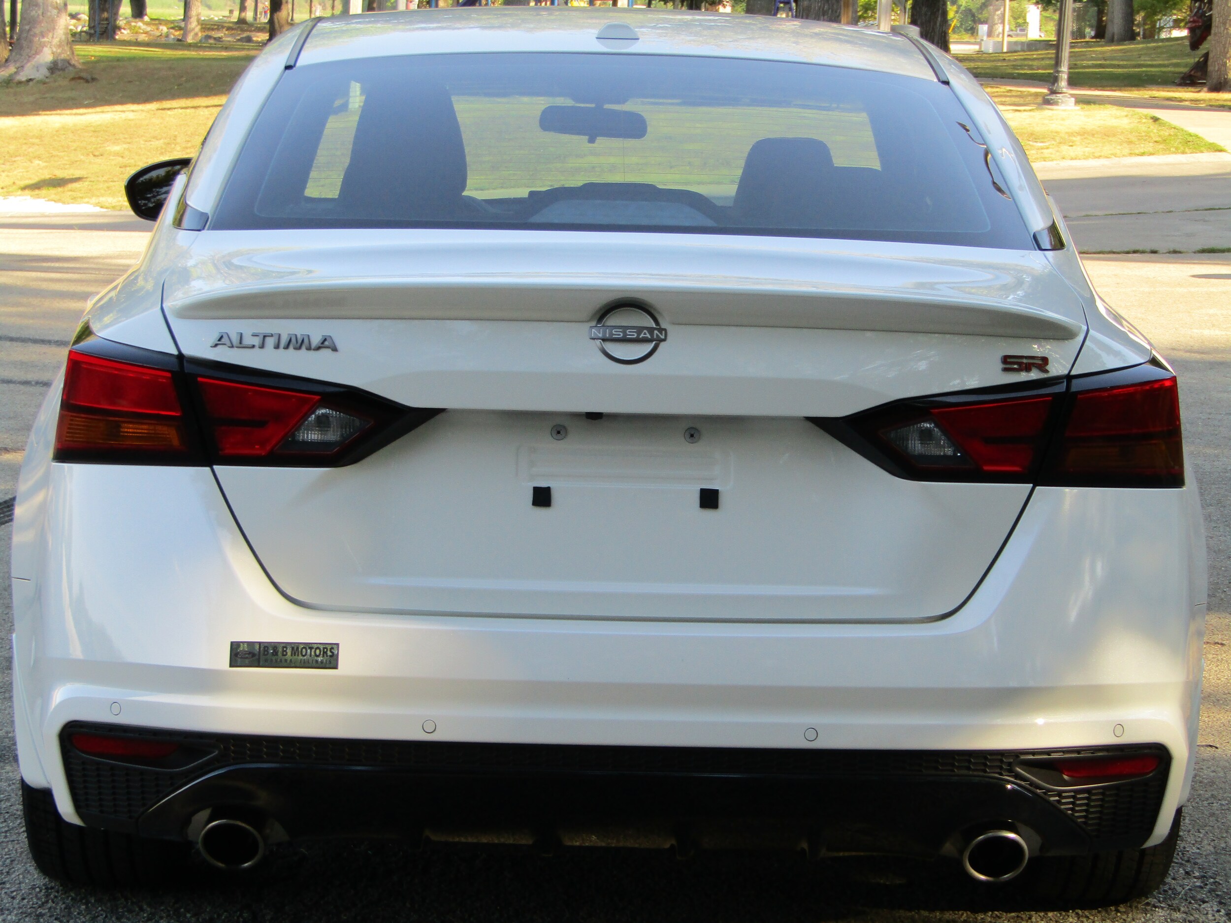 2025 Nissan Altima SR photo 3