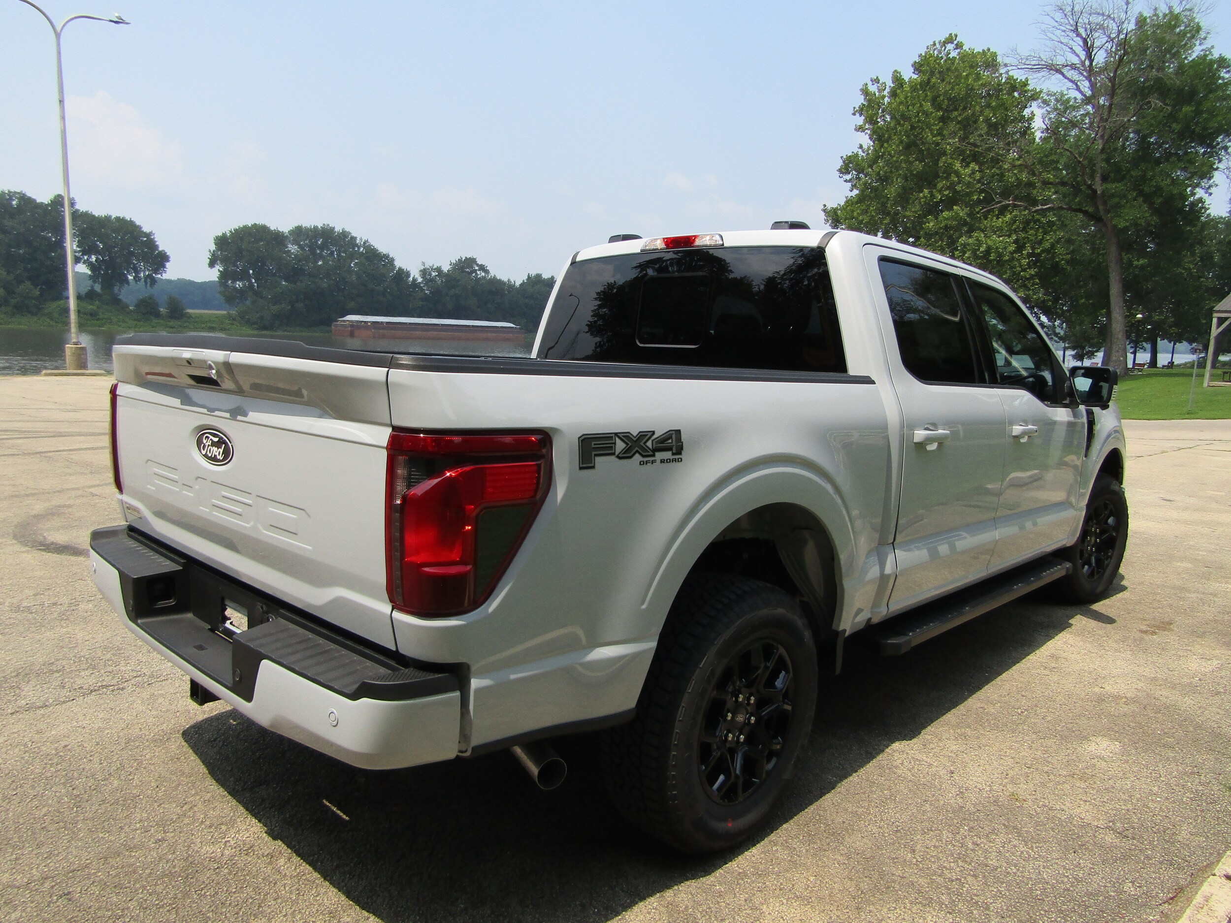 2025 Ford F-150 XLT photo 4