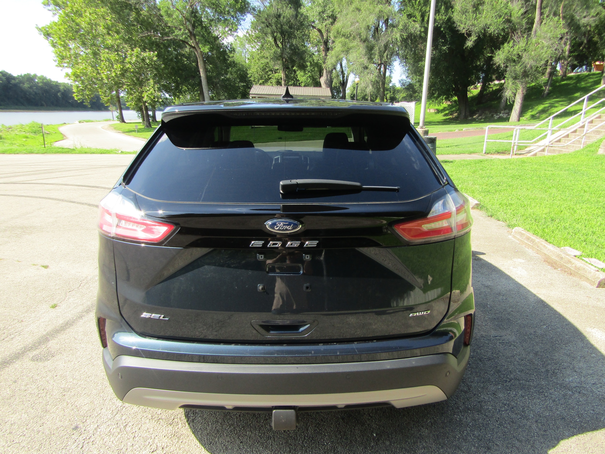 2023 Ford Edge SEL photo 3