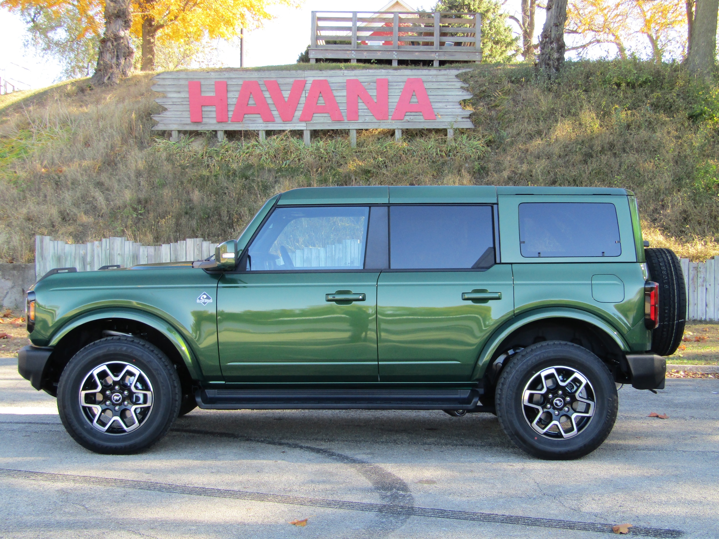 2025 Ford Bronco 4-Door Outer Banks's photo