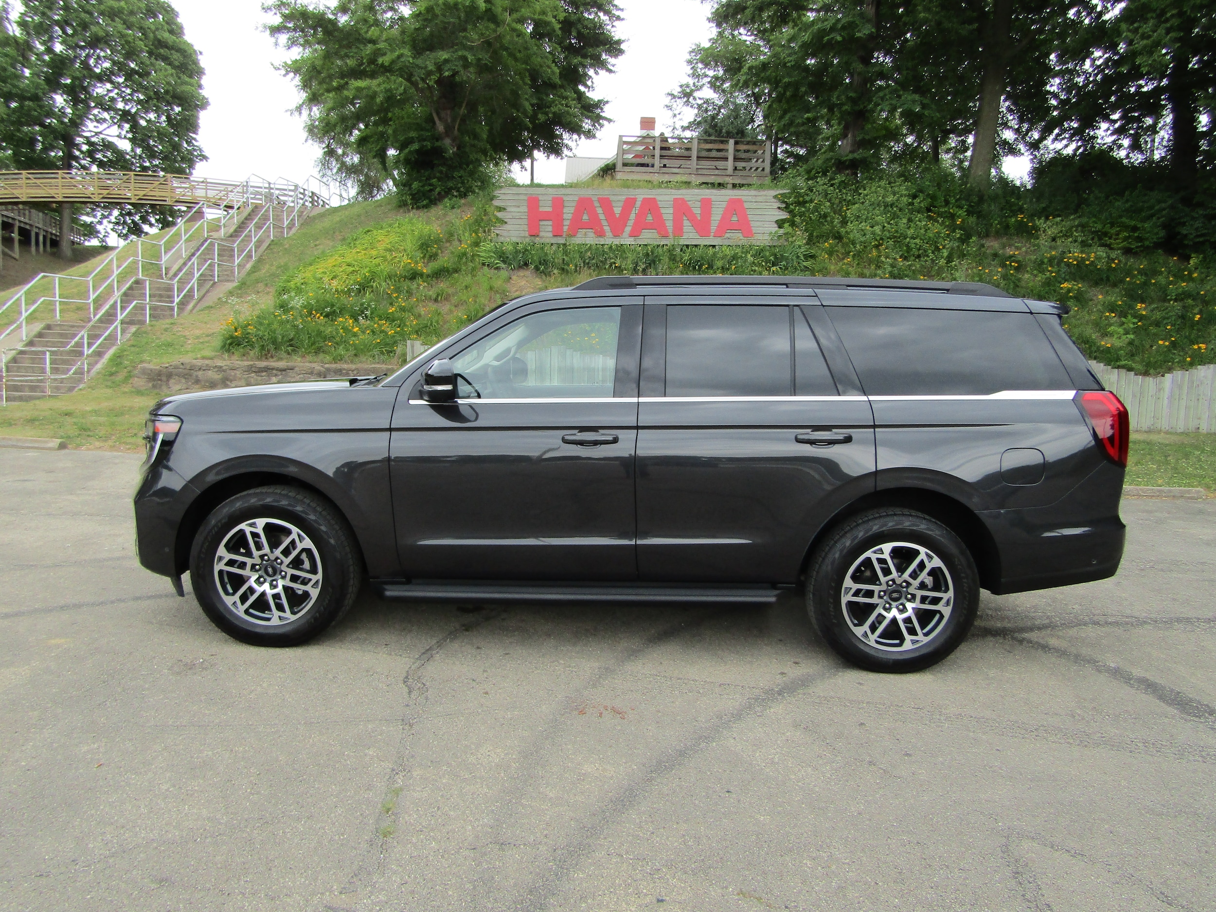 2025 Ford Expedition's photo