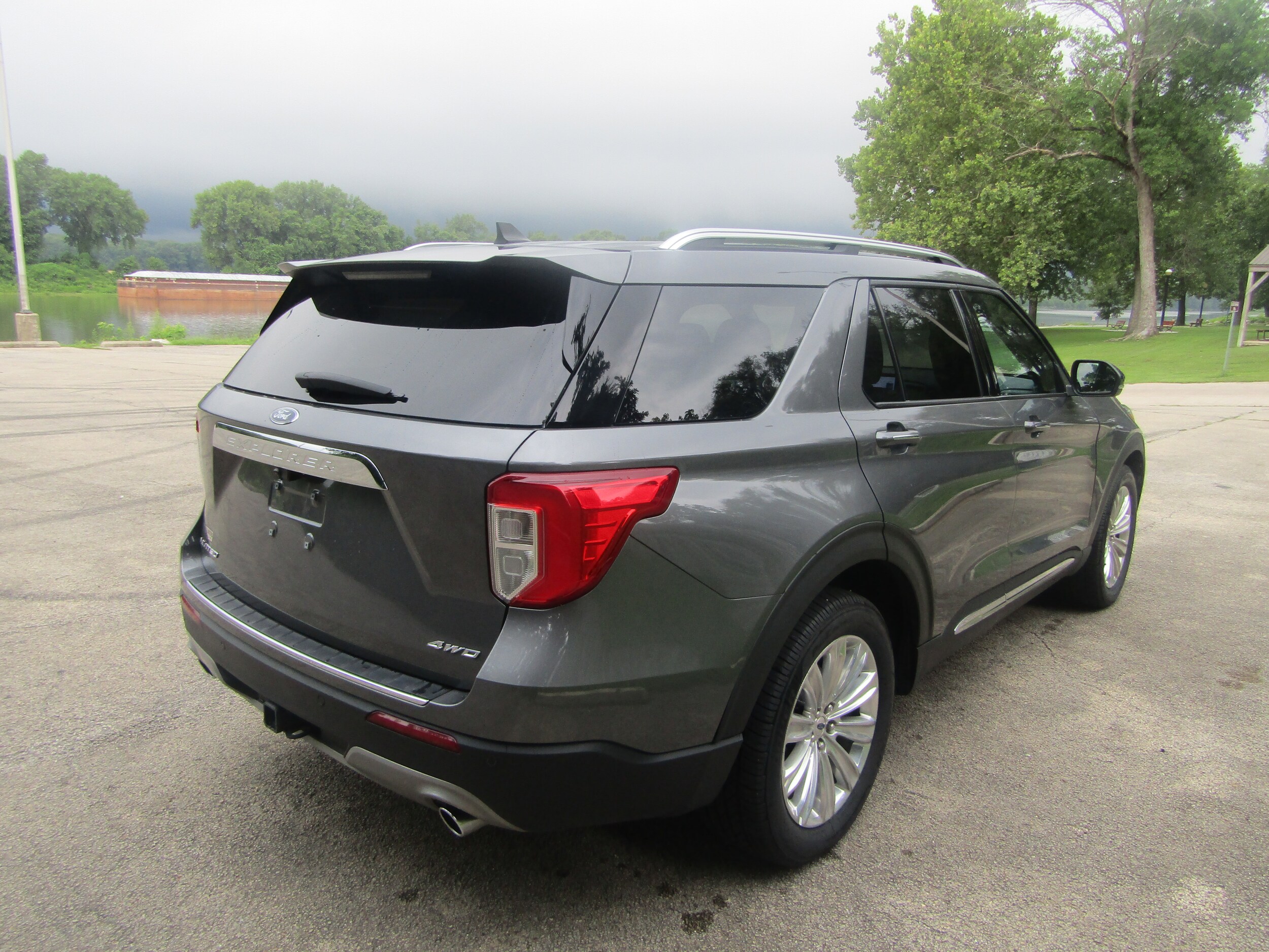 2022 Ford Explorer Limited photo 4