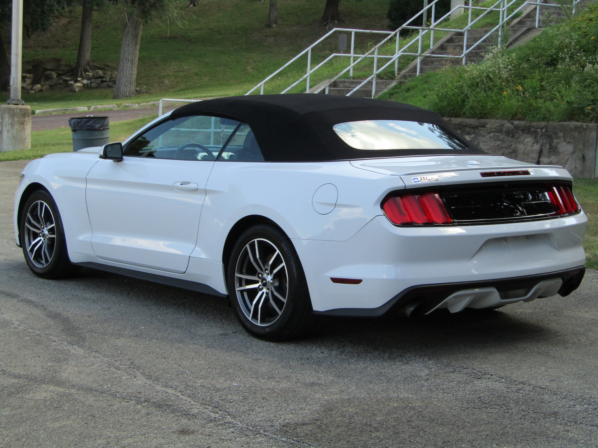 Used 2016 Ford Mustang EcoBoost Premium with VIN 1FATP8UH5G5231843 for sale in Havana, IL