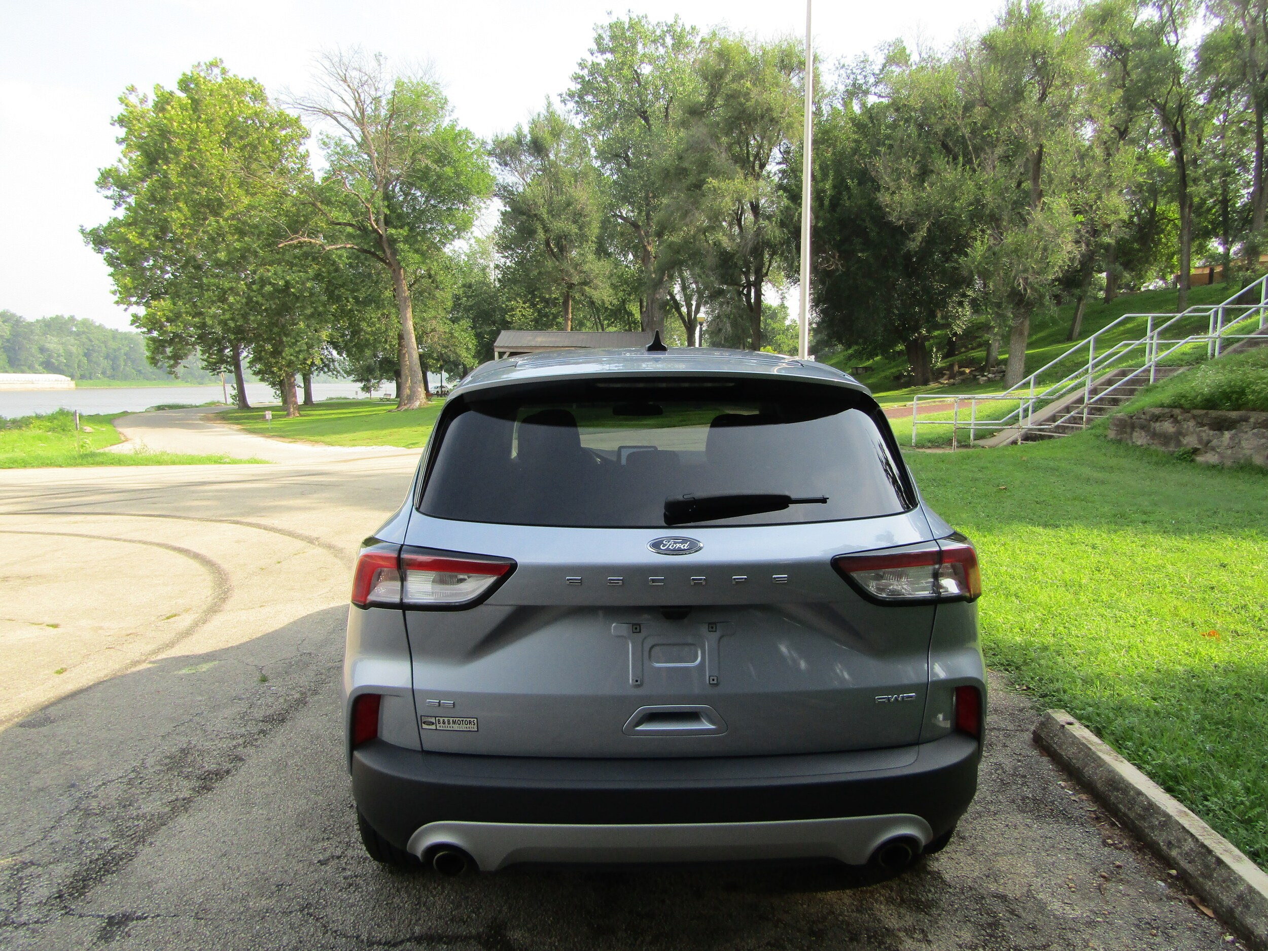2022 Ford Escape SE photo 3