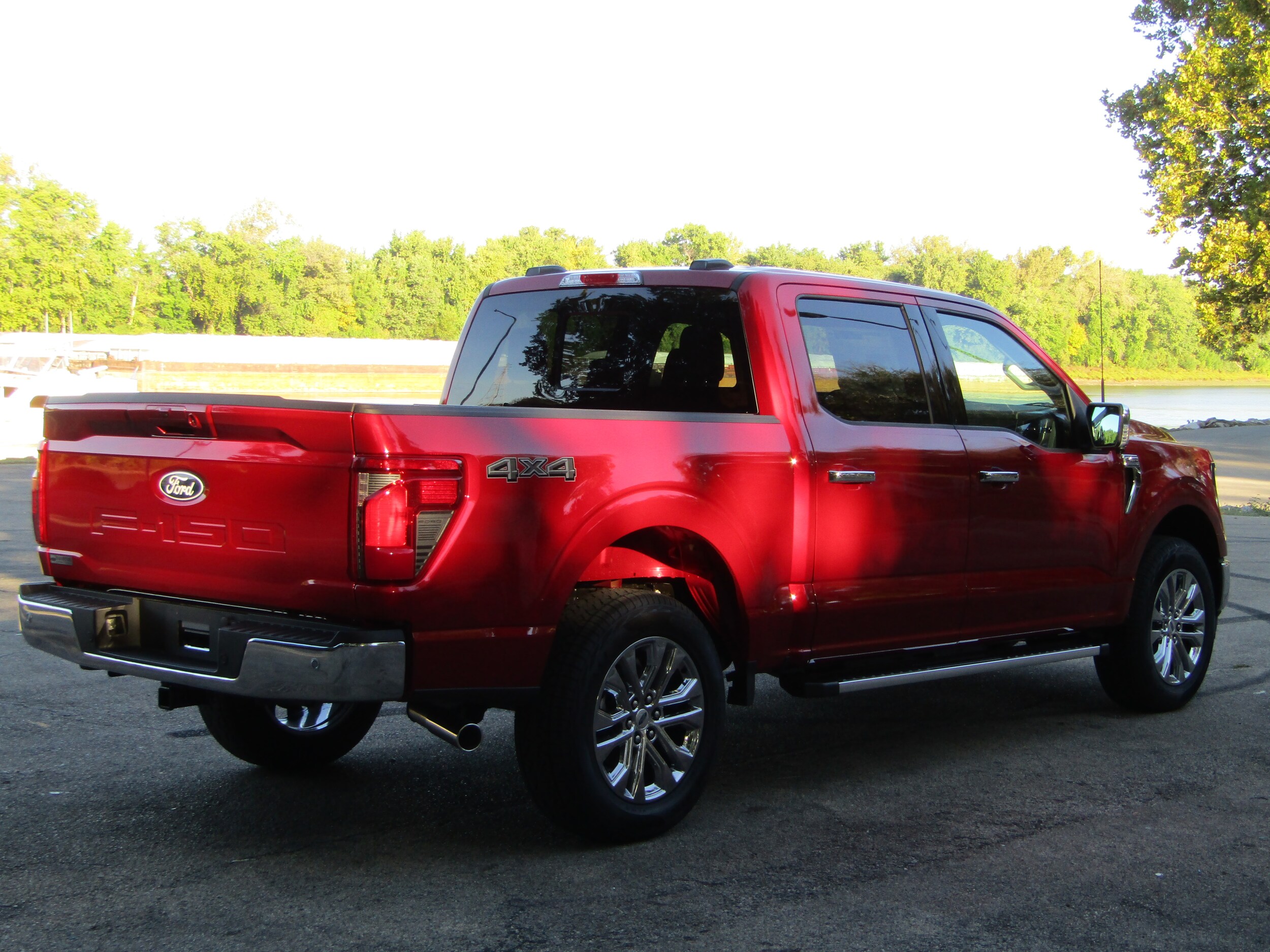 2025 Ford F-150 XLT photo 4