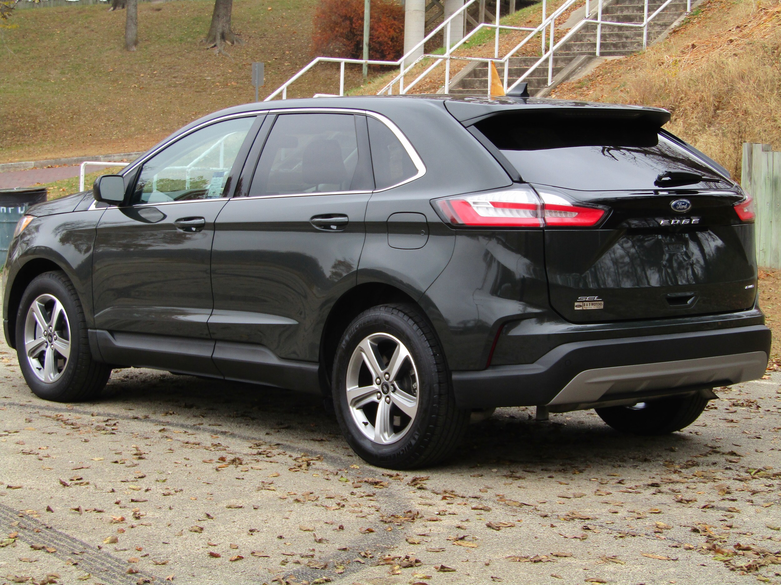 2024 Ford Edge SEL photo 2