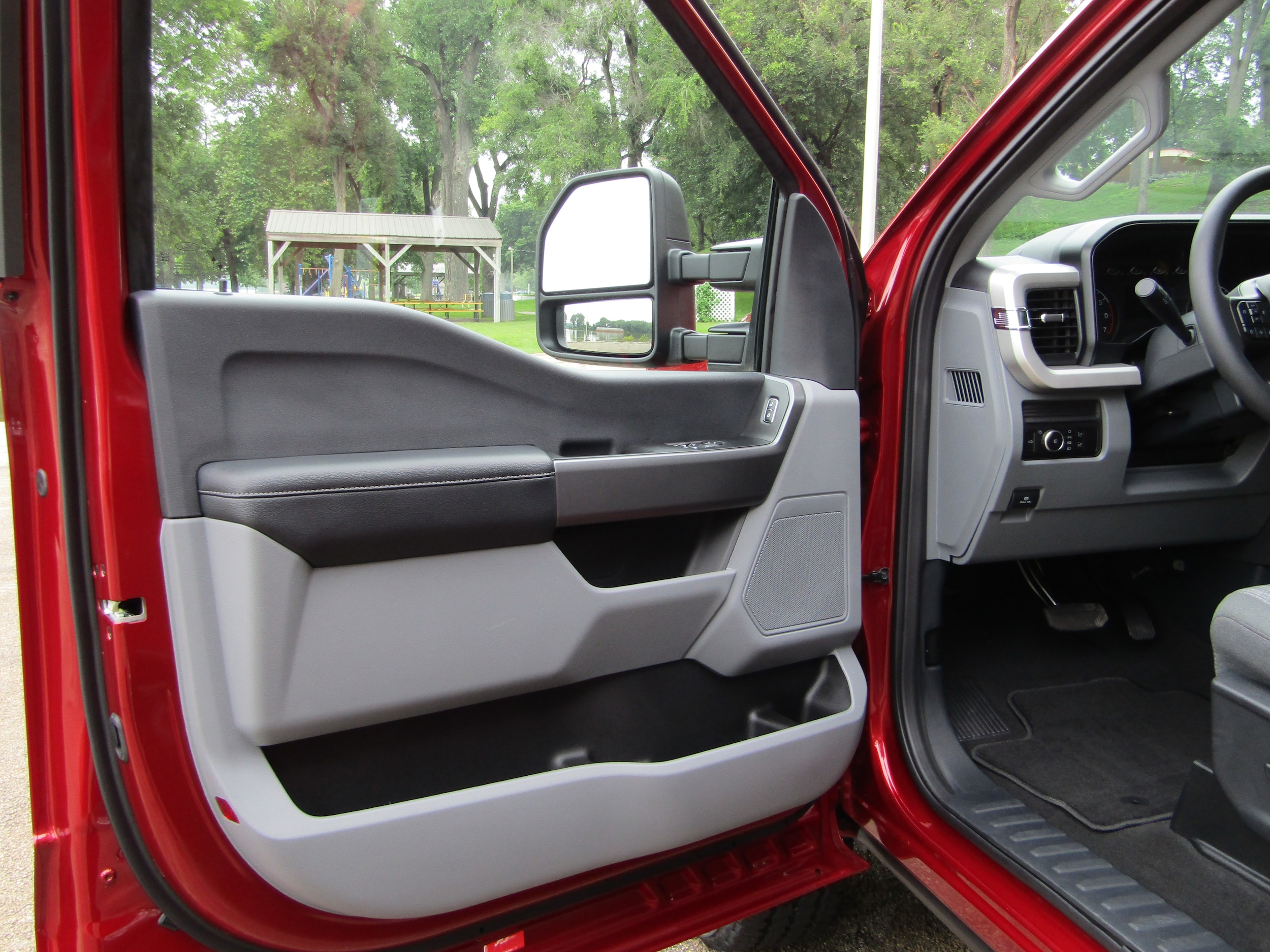 2026 Ford F-350 Super Duty XLT - Photo 12