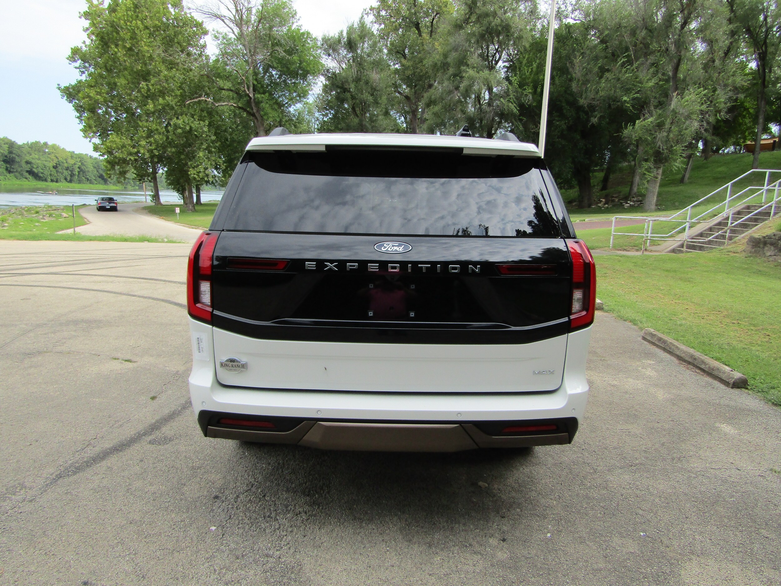 2025 Ford Expedition MAX King Ranch photo 3