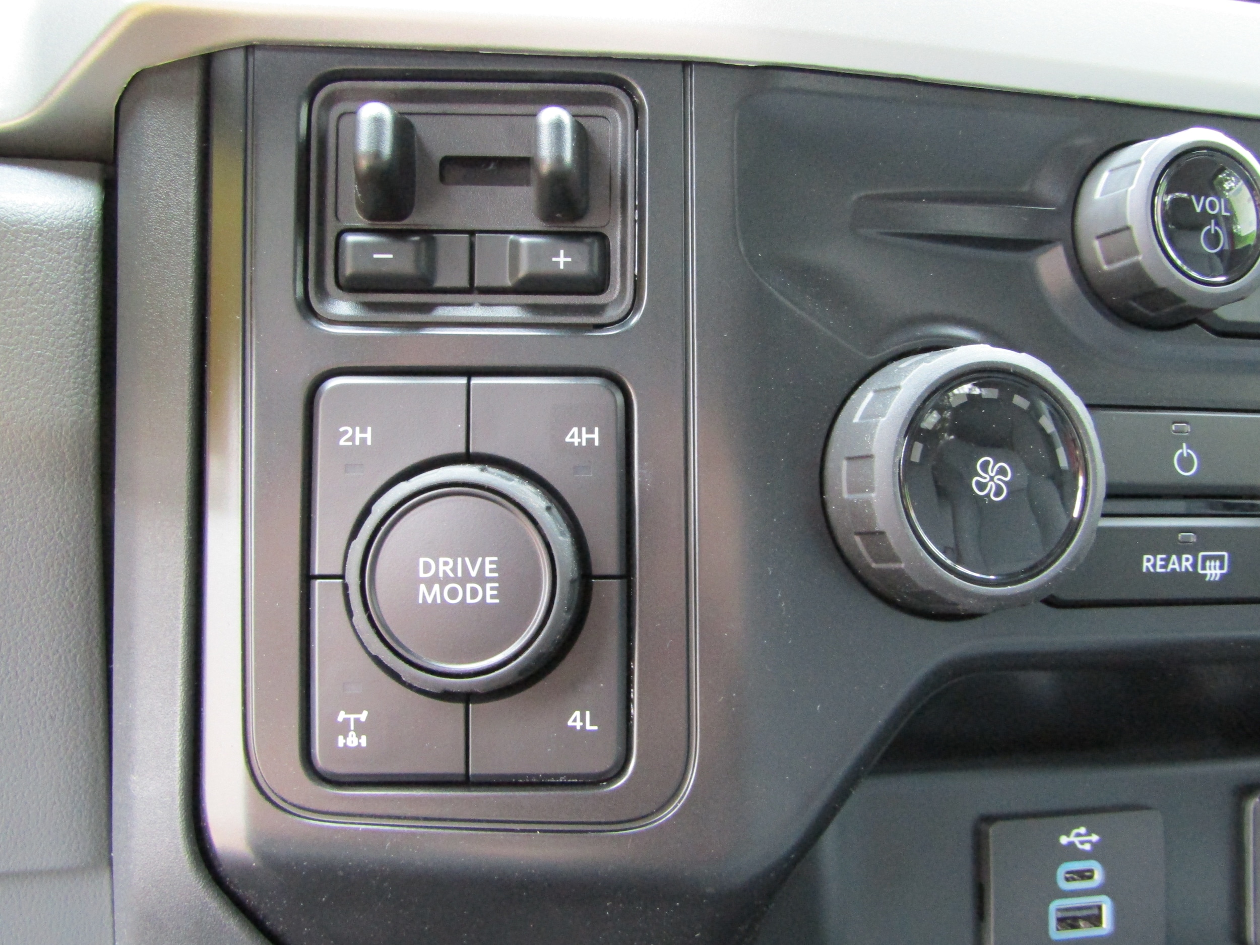 2026 Ford F-350 Super Duty XLT - Photo 27