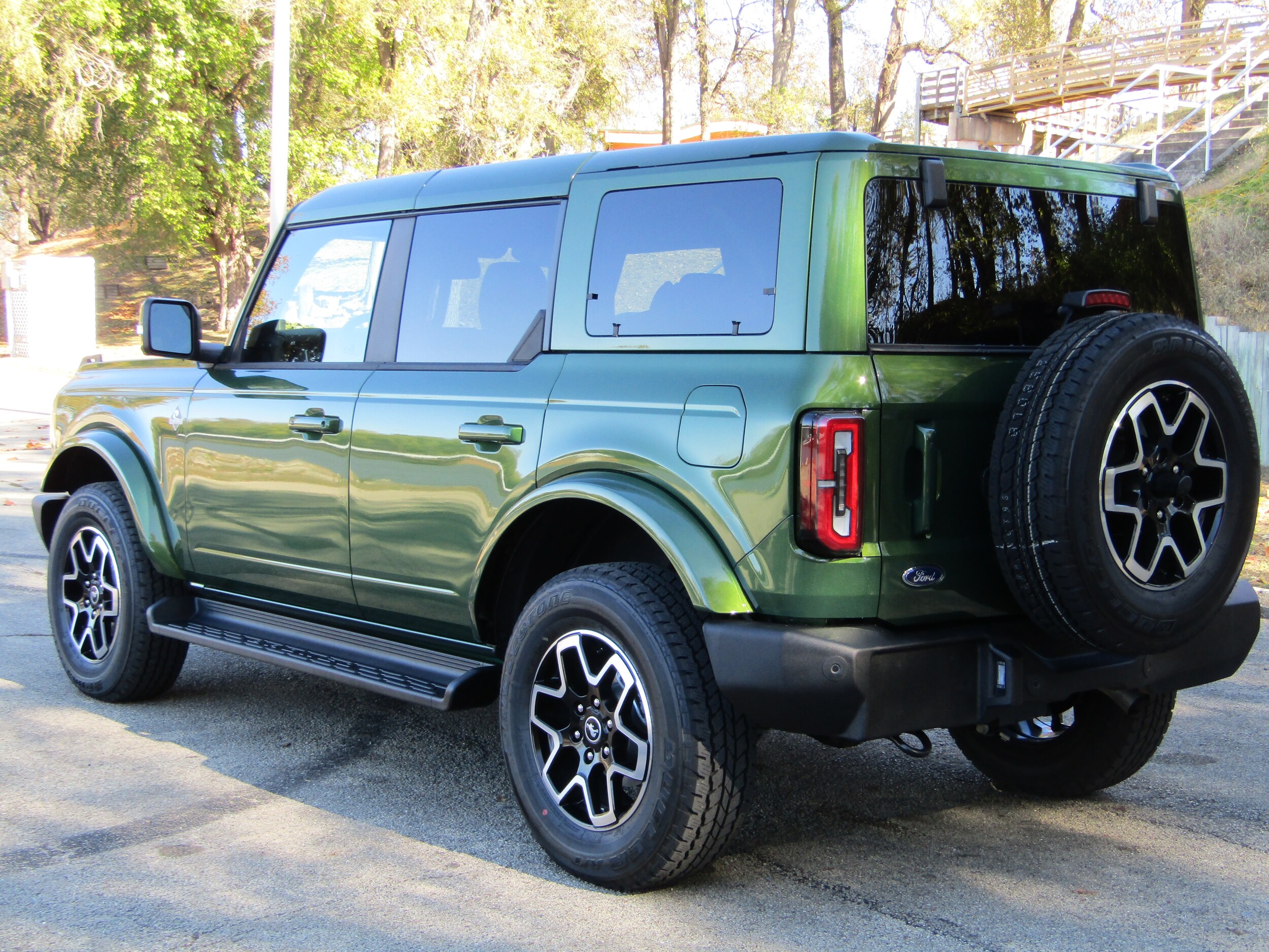 2025 Ford Bronco Outer Banks photo 2