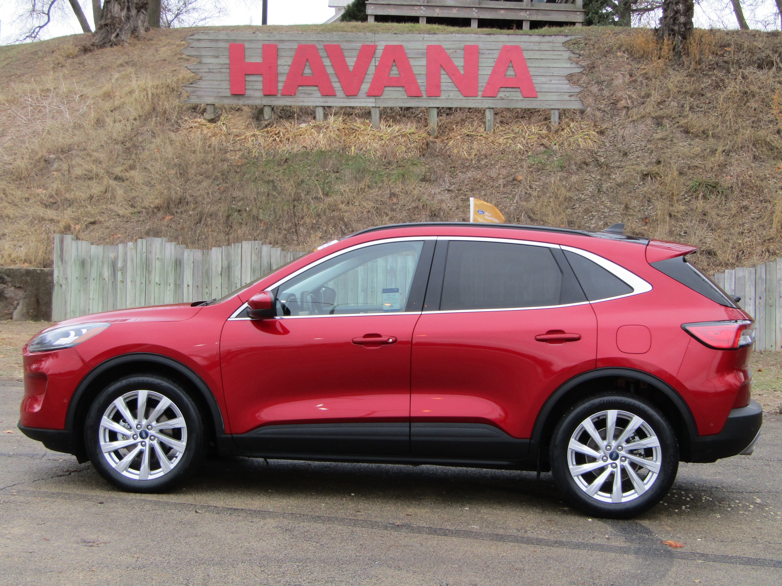 2021 Ford Escape Titanium's photo