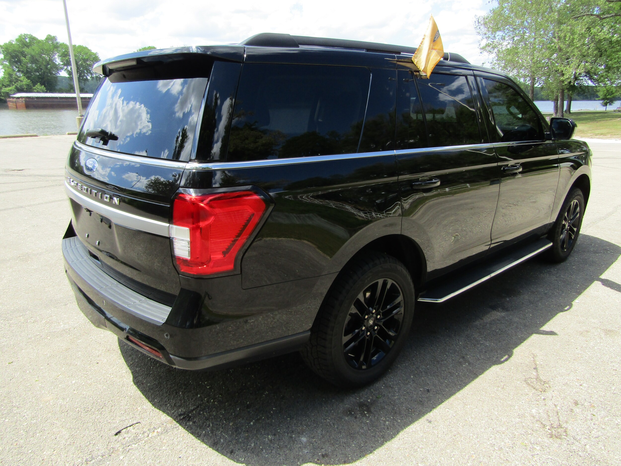2022 Ford Expedition XLT photo 4