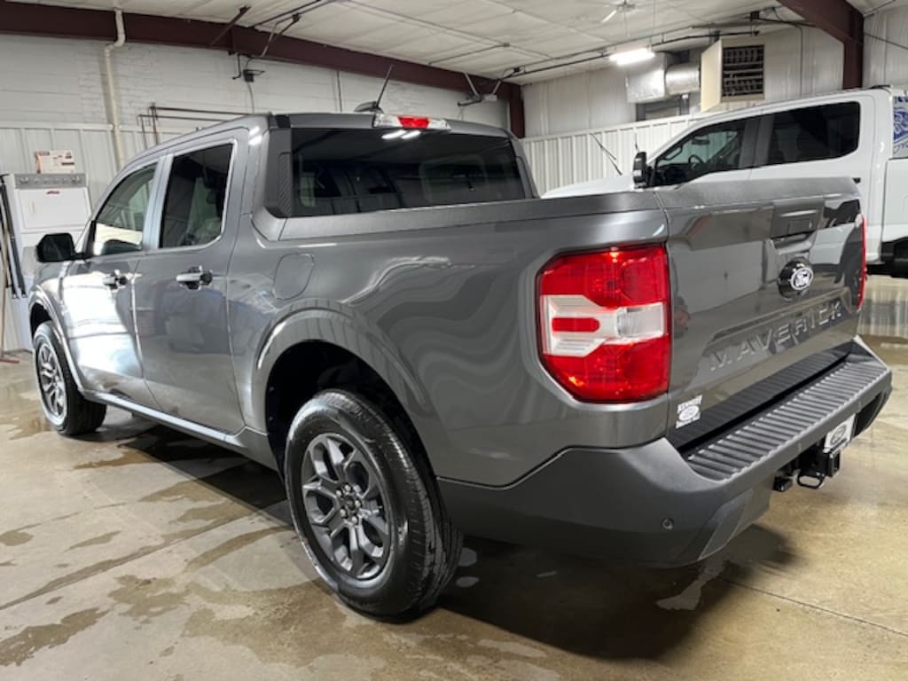 New 2025 Ford Maverick XLT FWD PICKUP