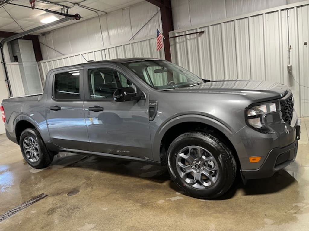 New 2025 Ford Maverick XLT FWD PICKUP