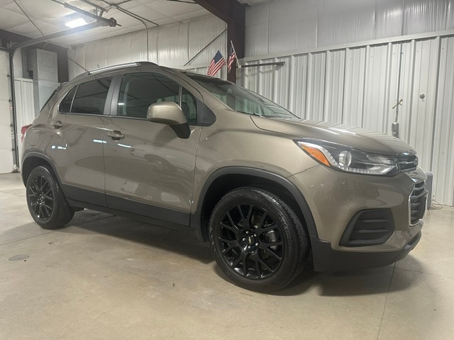 Used 2022 Chevrolet Trax LT with VIN KL7CJPSM6NB504970 for sale in Sheboygan Falls, WI