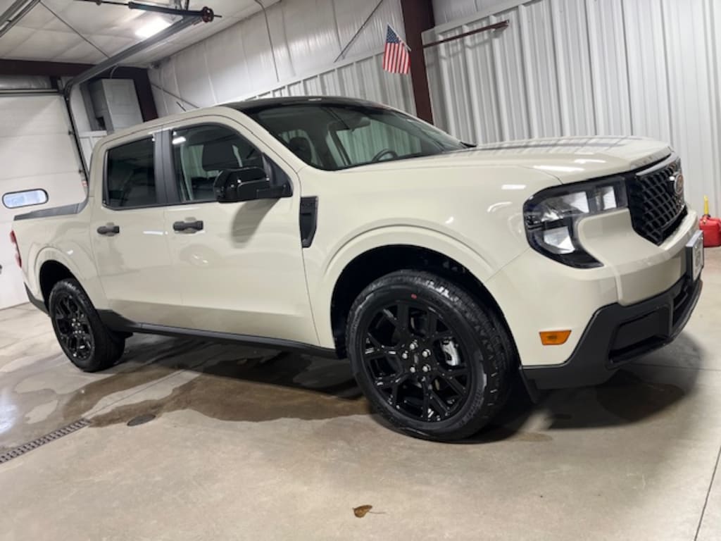 New 2025 Ford Maverick XLT AWD PICKUP
