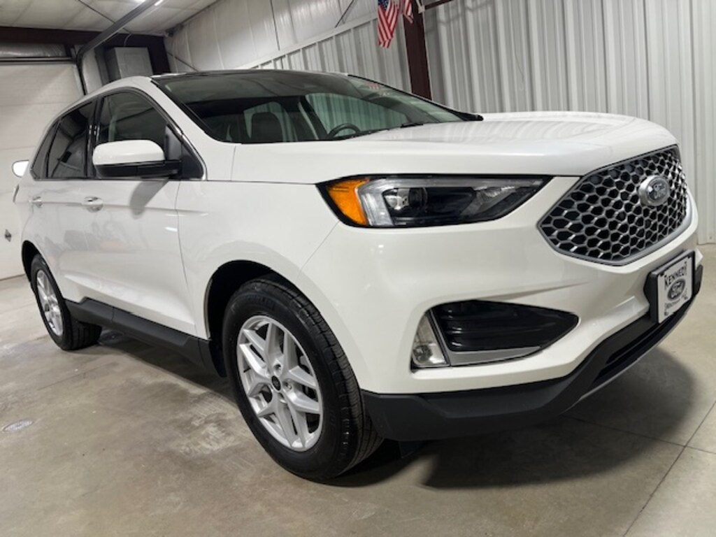 Used 2024 Ford Edge SEL WAGON
