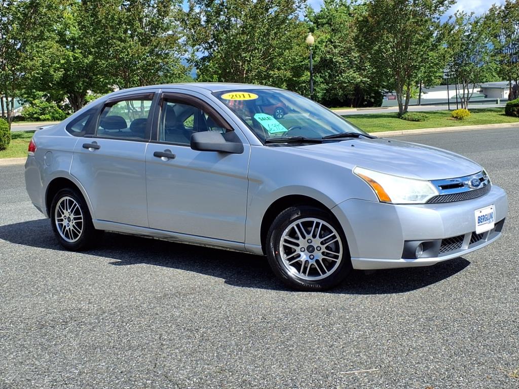 Used 2011 Ford Focus SE with VIN 1FAHP3FN1BW193767 for sale in Bedford, VA