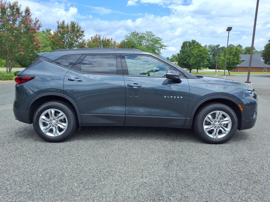2019 Chevrolet Blazer 1LT photo 2